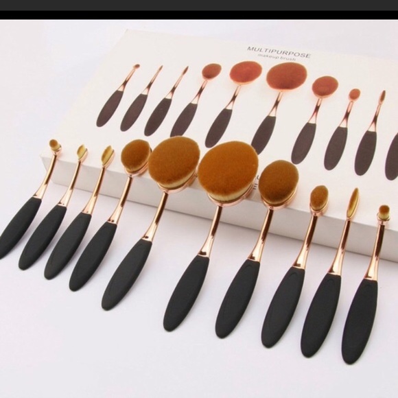 10 Toothbrush Pro Oval MakeUp Brush Set - Picture 3 of 5